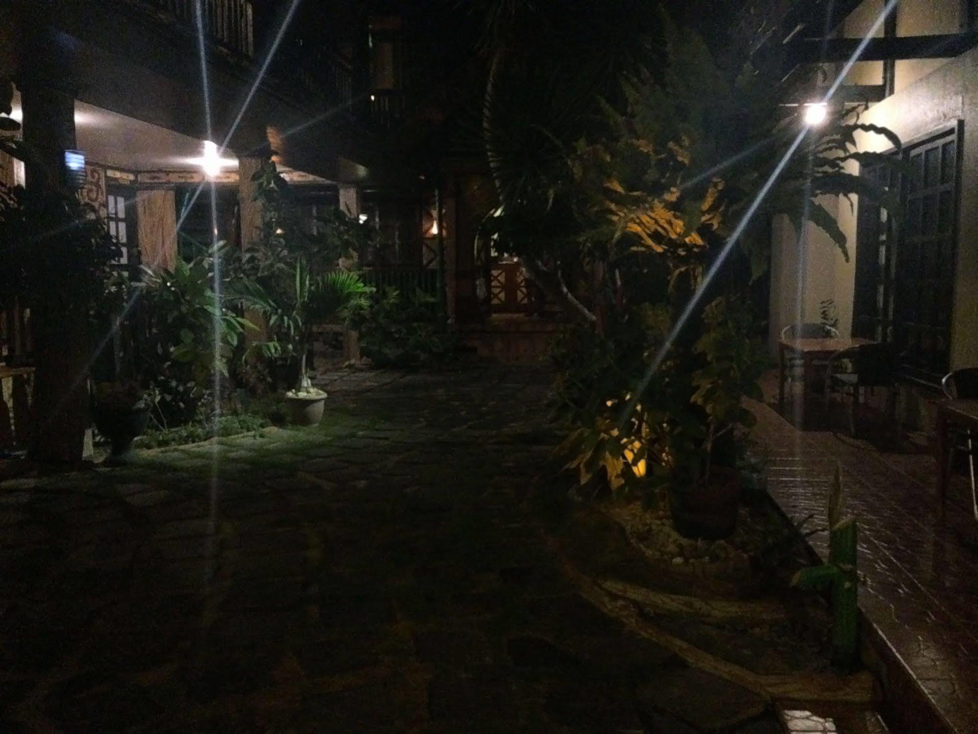 อีคลิปเซ รีสอร์ท Manoc-Manoc ภายนอก รูปภาพ