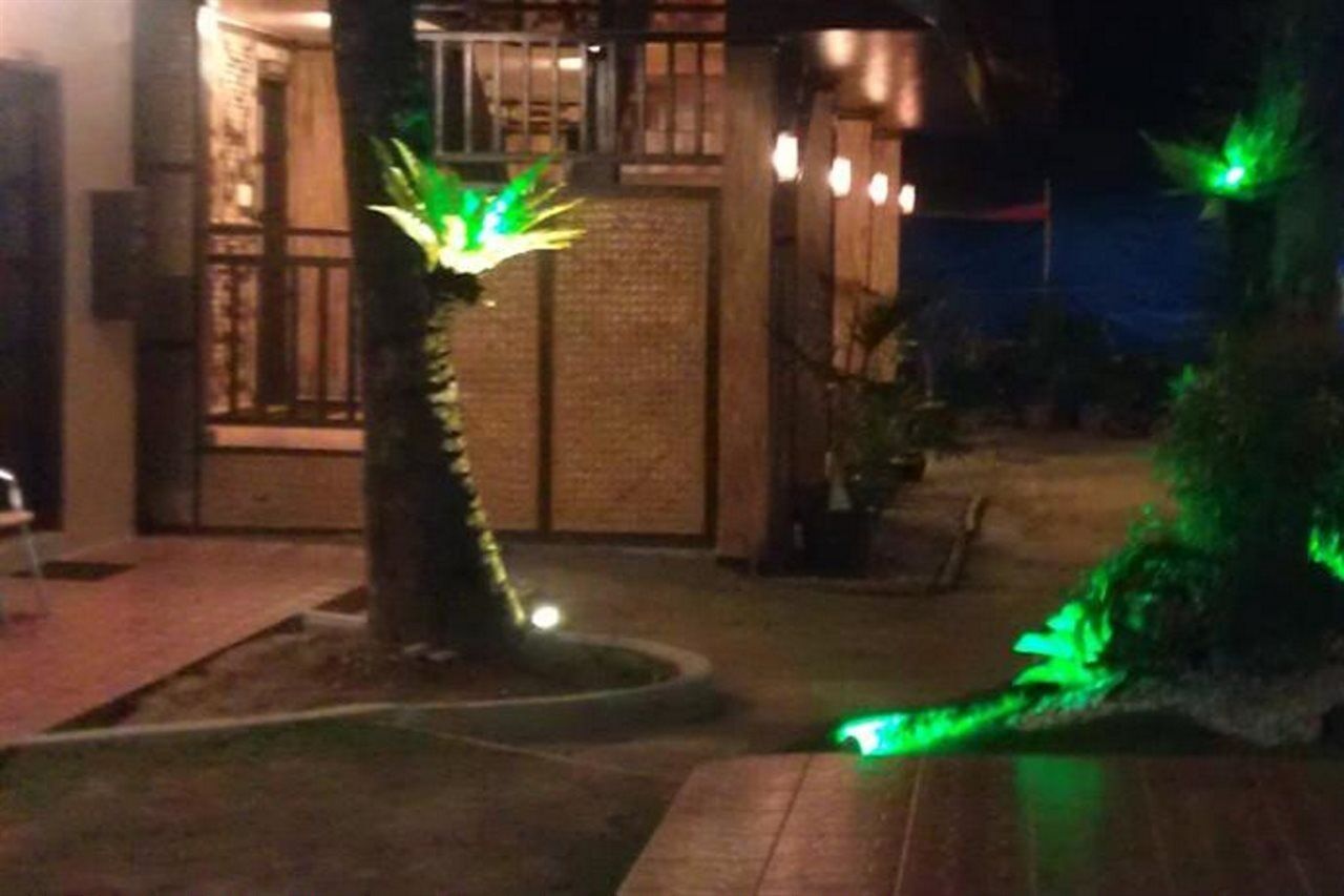 อีคลิปเซ รีสอร์ท Manoc-Manoc ภายนอก รูปภาพ